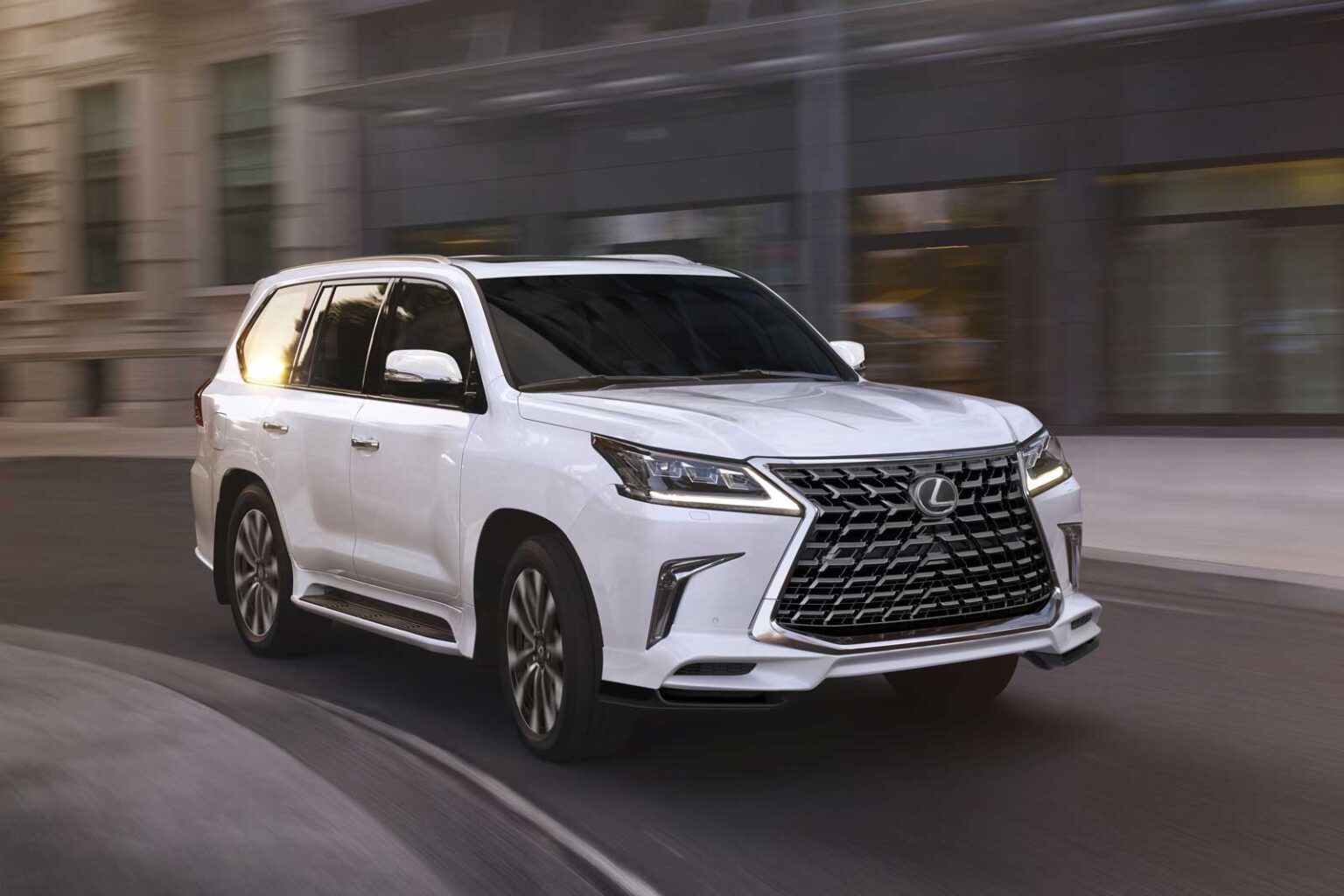 Lexus lx600 фото