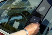 លេចលឺដំណឹងថា! ជម្រើសម៉ូឌែលឡាន Tesla ដែលមានតម្លៃធូ ពេលទិញអាចនឹងលែងមាន Key Card មកជាមួយទៀតហើយ!