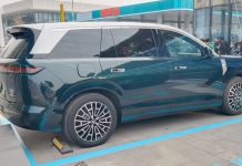 រថយន្ត BYD Tang 9 SUV ប្រភេទ Flagship បំពាក់ជាមួយម៉ូទ័រ៣ អាចផលិតកម្លាំងលើសពី៦០០សេះ ត្រូវបានគេប្រទះឃើញនៅស្ថានីយសាកថ្ម