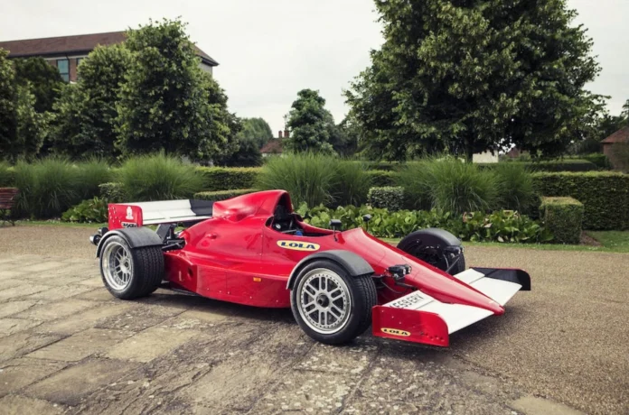 lola-f1r-formula-1-car-20-1600x1058